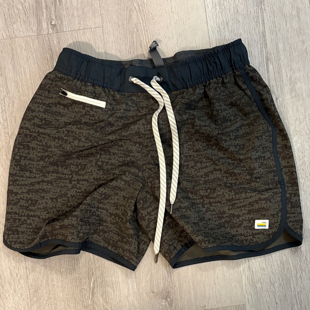 Vuori bank shorts - Men Small